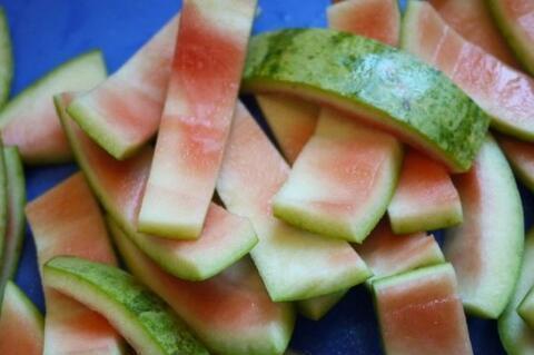 女性|女性要坚持吃三种食物，排毒养颜，延缓衰老，有益健康