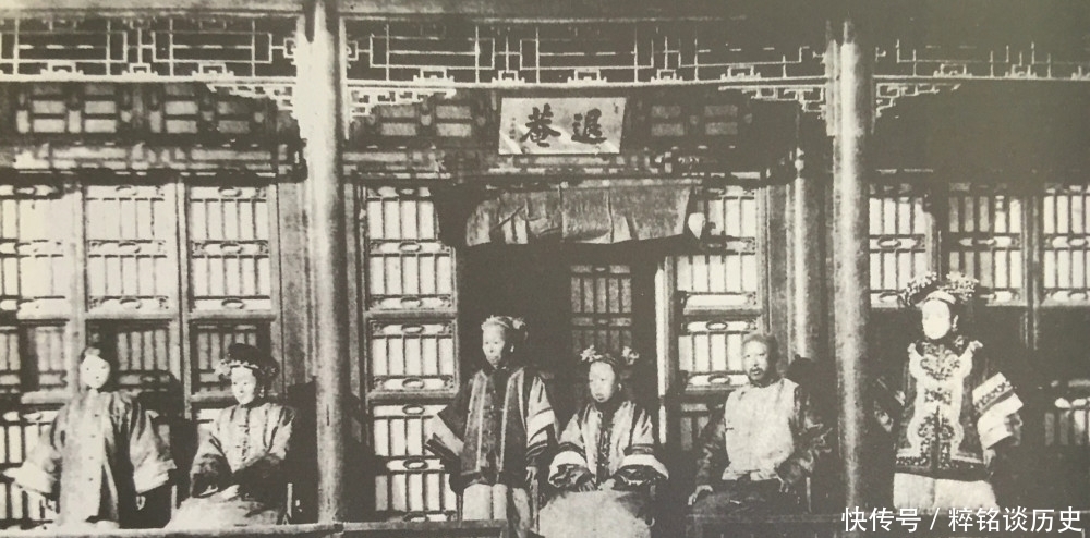 看起来|清朝老照片:图二是末代皇后在嗑瓜子,图五是渔夫在划船