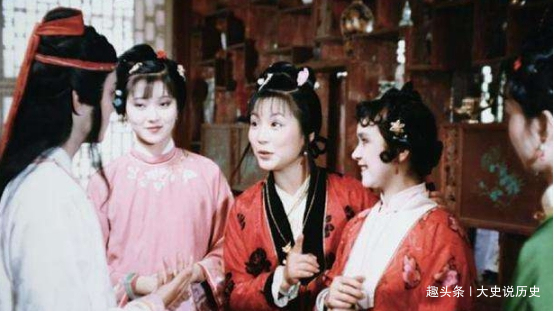 琥珀#《红楼梦》贾母之前对史湘云百般疼爱,最后为何如此讨厌扎心