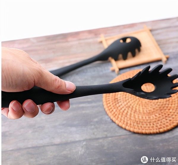 油烟机|我家厨房装修时，用尽了当下的流行元素，总结出这些利与弊