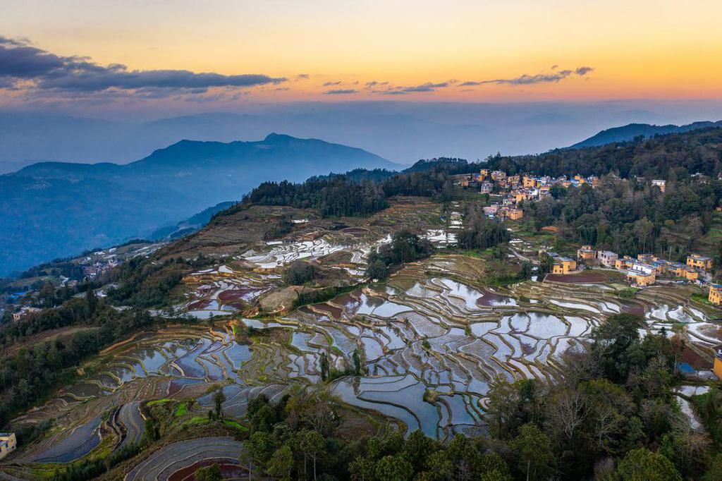 壮美元阳梯田，哈尼族人的大地艺术杰作