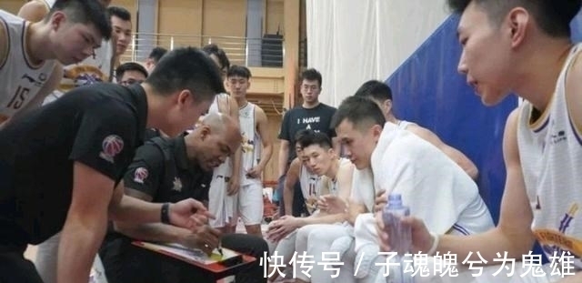 马布里|北控双枪组队成功!最弱一环问题解决 28+后卫复出 马布里传授绝招