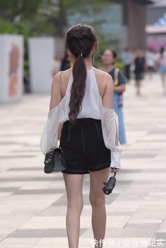 瑜伽裤 飘逸动人的瑜伽裤穿出时尚丽人美,大方得体又不失体态,还显气质!