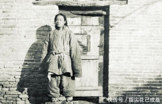 猪笼|清朝刑场现场:浸猪笼的女犯人供人参观,残忍程度让人无法想象