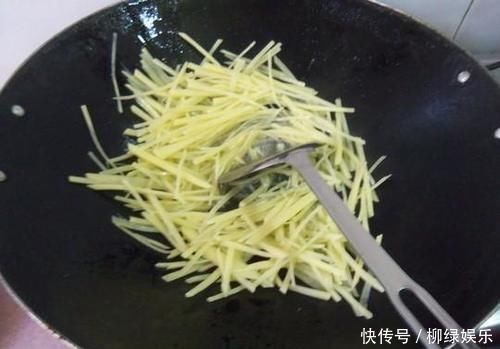 刮油|土豆和“它”天生一对,坚持晚上吃点,排出黑宿便,大肚腩不见了