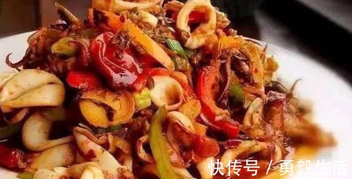 鱿鱼|美食推荐姜爆回锅排骨，香辣盐菜鱿鱼，蒜香大虾，青椒炒鸡蛋