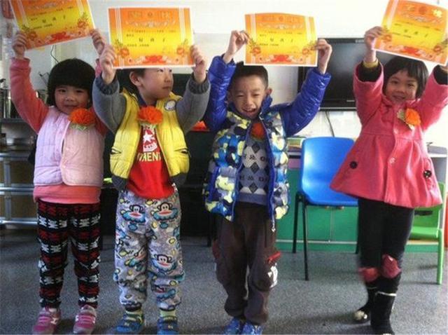 朋友圈|“没文化真可怕”,宝妈朋友圈晒孩子奖状被提醒,急忙羞愧删除