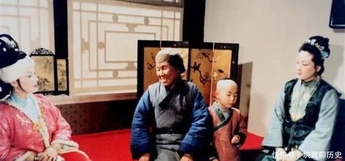 跨过|打秋风的刘姥姥一共跨过几道难关,才得以进荣国府见到凤姐?