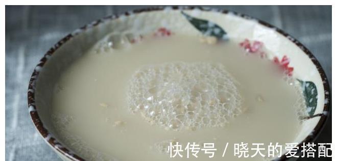 好吃|面粉试试这样做一次，比包子油条好吃百倍，上层肉香底层焦脆