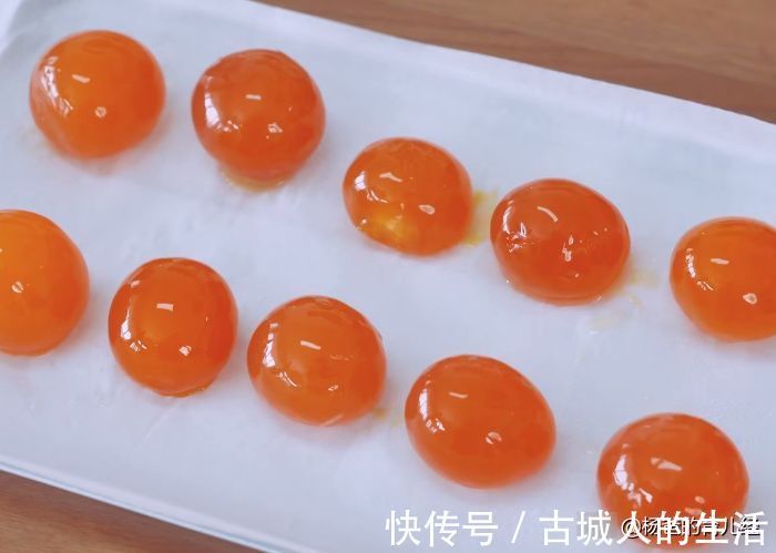 家教|在家教你做美味的蛋黄酱，简单4步就能完成，孩子爱吃的鲜香酱料