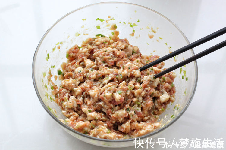 肉馅|用东北特色菜蒸包子,味道倍儿鲜美,老公自己就能吃一屉,真服了