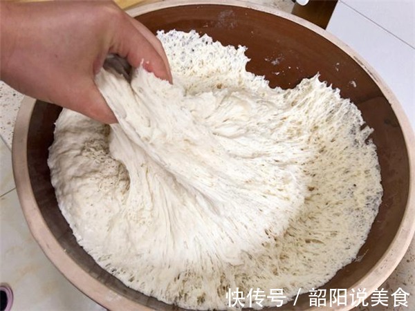 蒸馒头，千万别只用酵母，大厨都加“它”，蒸出的馒头白胖又好吃