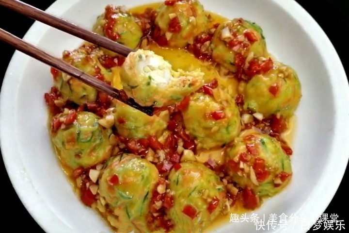 多汁|萝卜的新吃法,做成一道丸子,鲜嫩多汁,口感特劲道,全家都爱吃