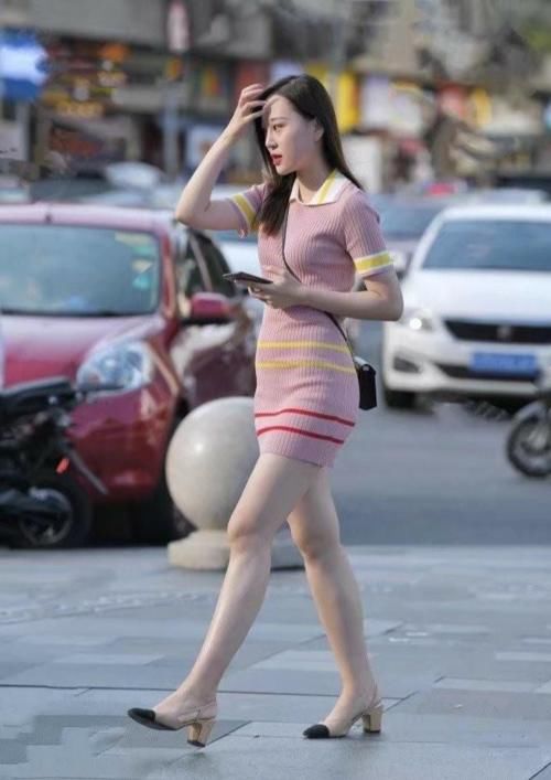 粉色裙装，尽显淑女之美