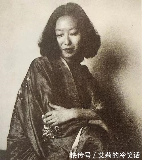 女作家$张爱玲:早年一身傲骨,晚年悲凉,3年搬家180多次,死时衣不蔽体