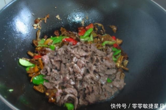  炒炒|茶油白椒牛肉 牛肉和它搭配，又嫩又入味，随便炒炒都好吃！