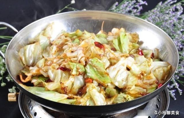 好吃|为什么饭店炒的包菜那么好吃？厨师长：炒之前，不能少了这1步