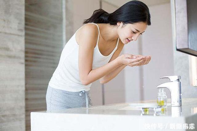 睡眠质量|女生想要养出“干净脸”,建议坚持4个好习惯,皮肤紧致更白皙!