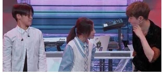 网络歌手|冯提莫粉丝DISS张艺兴:论唱功还没冯提莫的好,蹭女方热度装无辜