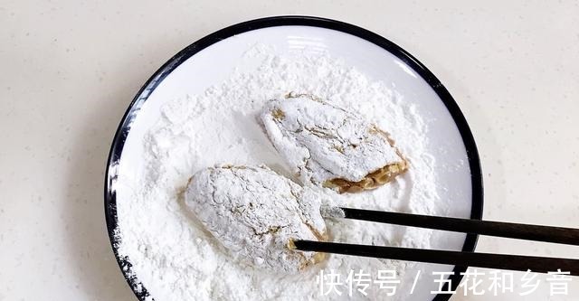 炸鸡|香到舔手指的蒜香炸鸡翅，制作简单，口感丰富！