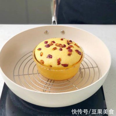 鸡蛋牛奶|早晨来一碗小米发糕，大人小孩都爱吃