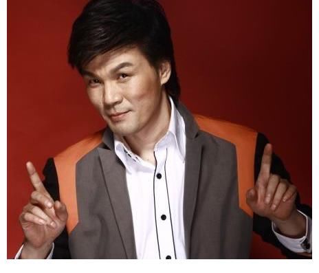 演員|李彬：當(dāng)兵15年，演員轉(zhuǎn)行當(dāng)主持人一炮而紅，56歲生大病惹人擔(dān)憂