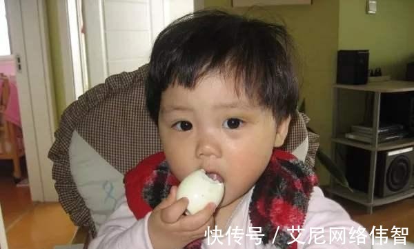孩子|1岁宝宝高烧昏迷不醒,医生说罪魁祸首是鸡蛋,奶奶说是我害了娃
