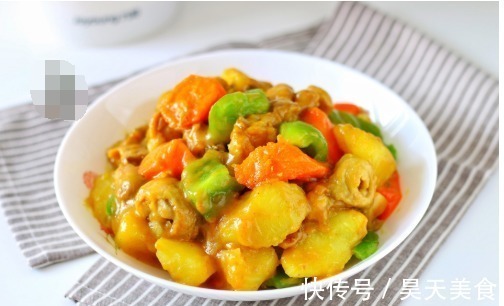 这道菜孩子们都爱吃，跟米饭是绝配，好吃易做，冬天吃最好