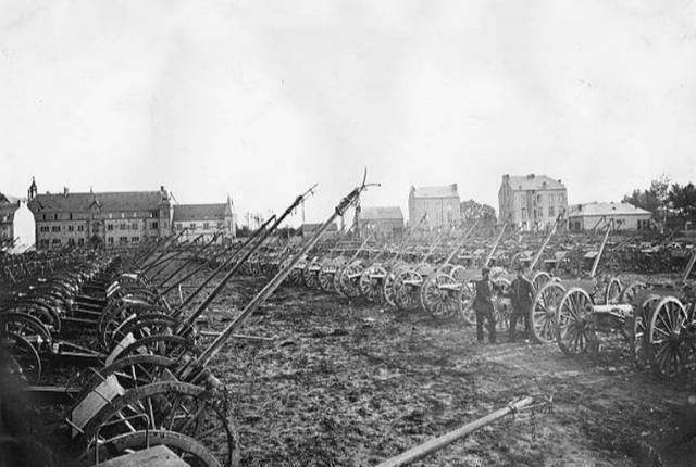 围城|逢德必跪为什么是法国传统看看普法战争,德军围城了还要闹革命