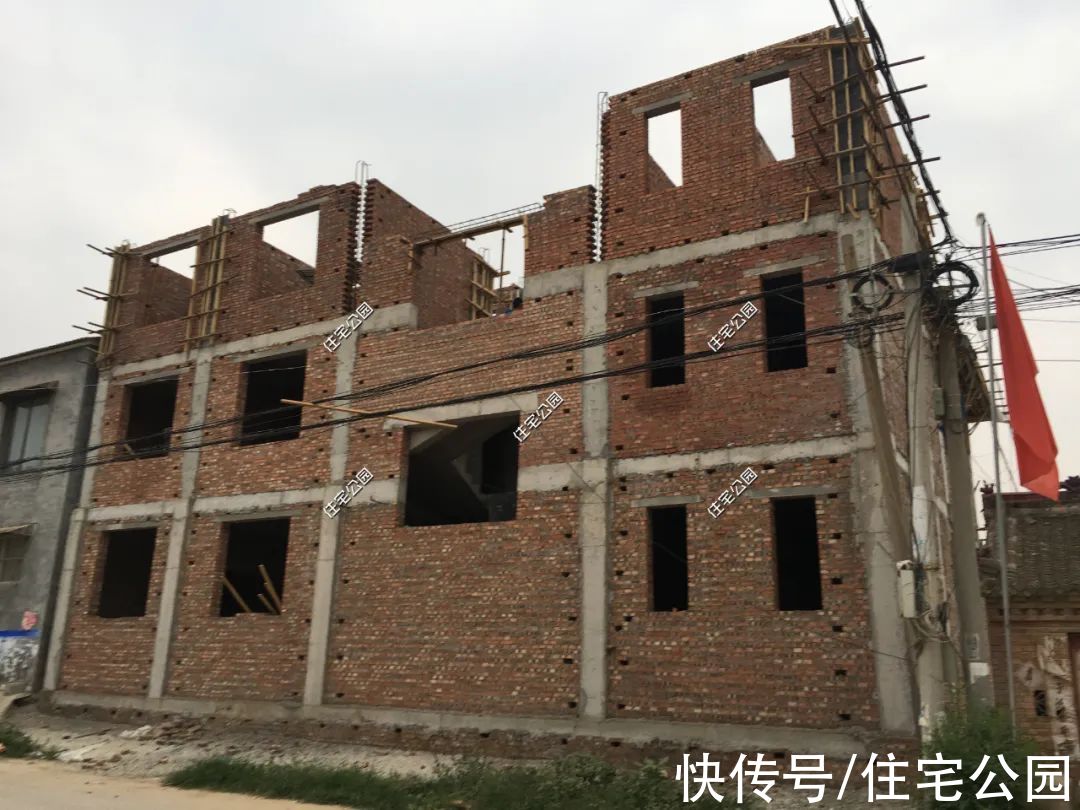 楼面|河南农村85万建三层别墅，比效果图还漂亮