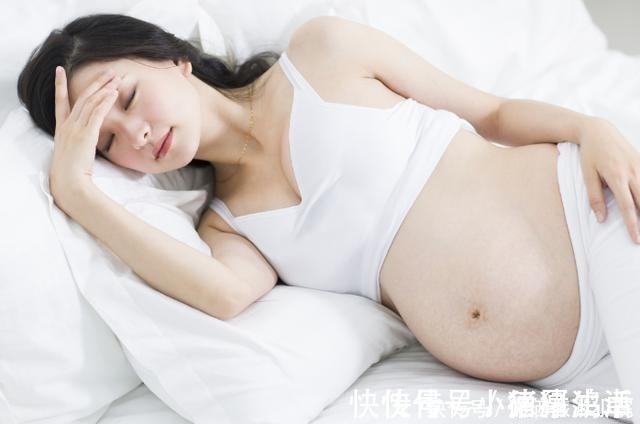 发育|孕妈夜里4种行为,往往是胎儿发育不良的诱因,准妈妈需要改善下