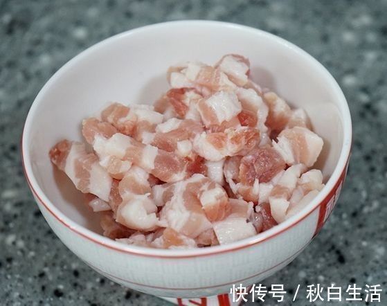 家人|玉米面窝窝头这样做,营养健康又香软美味,一上桌就被家人抢着吃