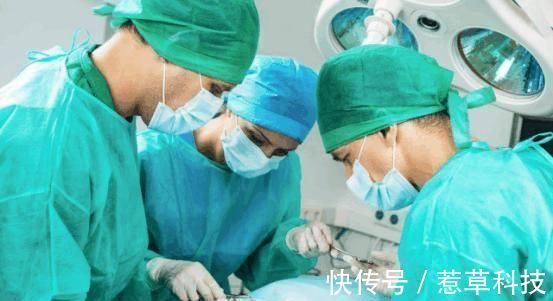 剖宫产|36岁孕妇进产房前要大便, 幸好医生阻拦保得母子平安