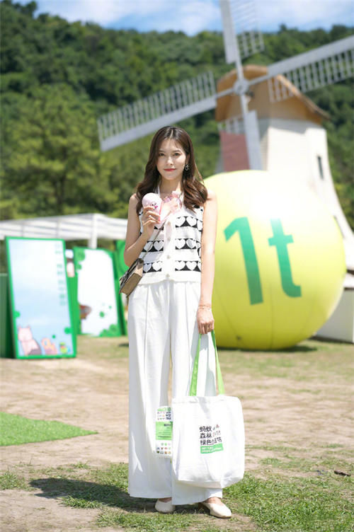 版型|奶奶裤又“卷土重来”了！今年流行这样穿，既洋气不挑身材还时髦