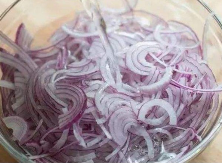 一個月|睡前喝一碗“洋蔥煮水”，不出一個月，4件好事可能會不請自來