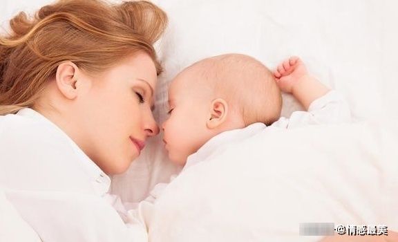 宝宝|宝宝睡觉总歪着头，无外乎这3个原因，宝妈别忽视了