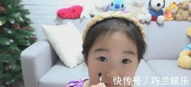 不忍直视|5岁女孩打造“纯欲蜜桃妆”,儿童美妆博主惹怒网友:不忍直视