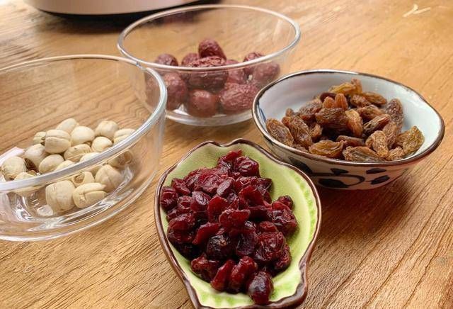 凉糕|糯米别再包粽子了,试试做糯米凉糕,软糯香甜,我家一周吃三次