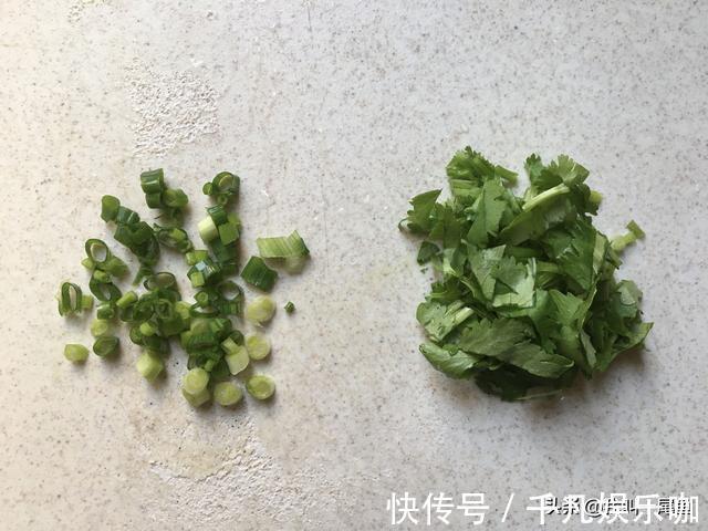 孩子|最近孩子迷上这早餐，蒸一蒸拌一拌，简单快手，上桌五分钟就光盘