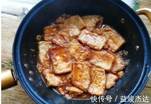 泰椒圈|半碗面粉,一块豆腐,两个鸡蛋,教你豆腐独特做法,和吃肉一样香