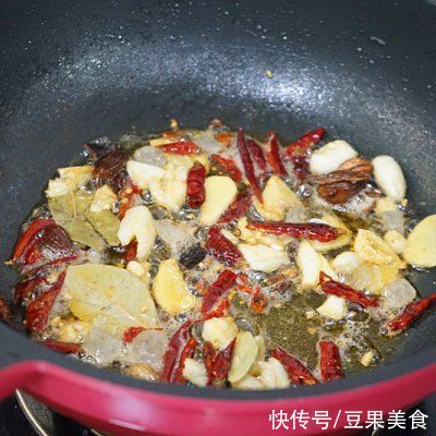 黑暗料理|有了鸡爪虾煲，爱心早餐省时做