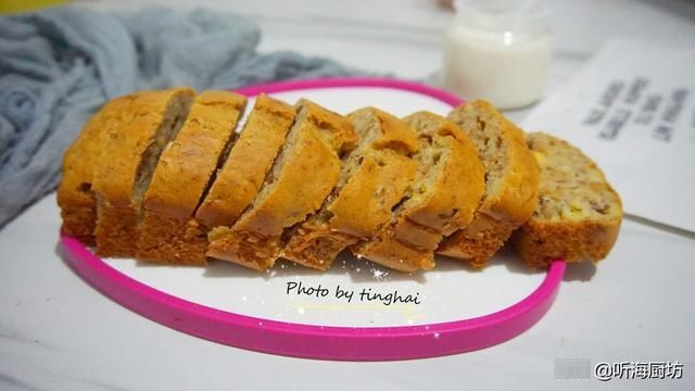 家有烤箱的一定要试试，不用打发，简单搅拌就能做的蛋糕，太香了