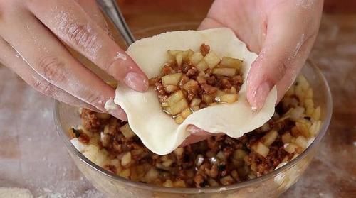食用盐|夏天要多吃冬瓜，教你1个新吃法，给红烧肉也不换，全家爱吃