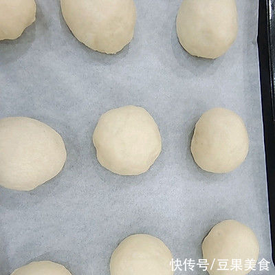 想要吃得健康，还是得吃法式蒜香小餐包