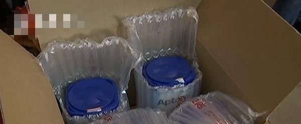 重症监护室|28岁宝爸上网买奶粉,过几天孩子却上吐下泻,商家:奶粉没卖过