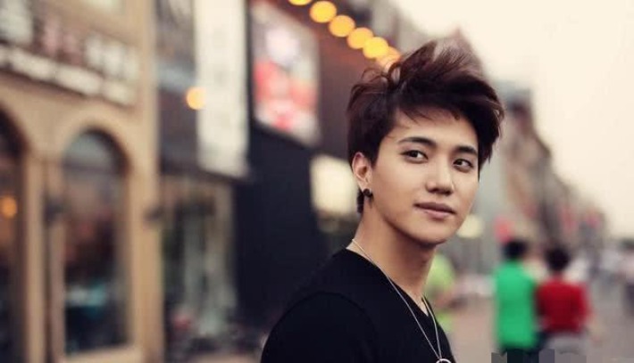 现状|当年汪涵给小五一张银行卡,小五跪地离开《天天向上》,现状如何