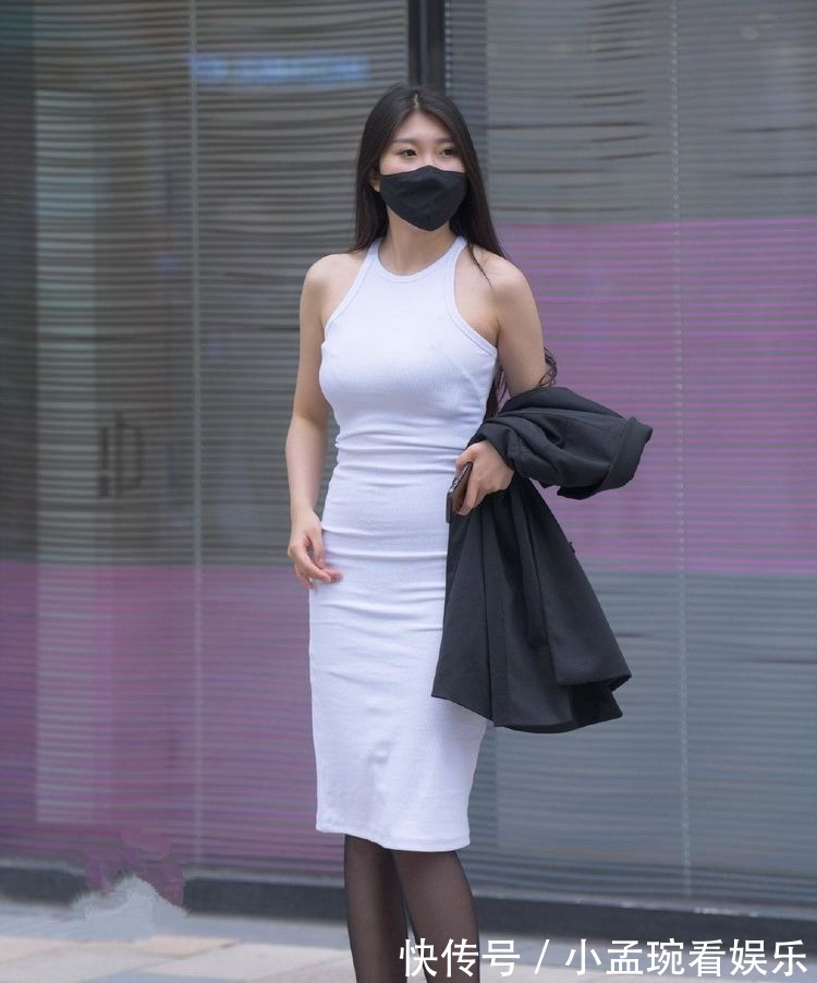 服装搭配|包臀裙才是实用之王,姐姐的黑白配色非常出色,居家媳妇的好榜样