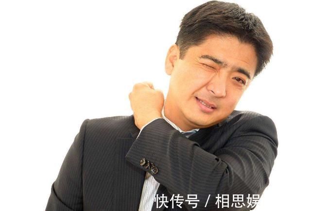 中老年人|每天早晨起床这样动一动,就能解冻你的肩周炎,胜过任何解药