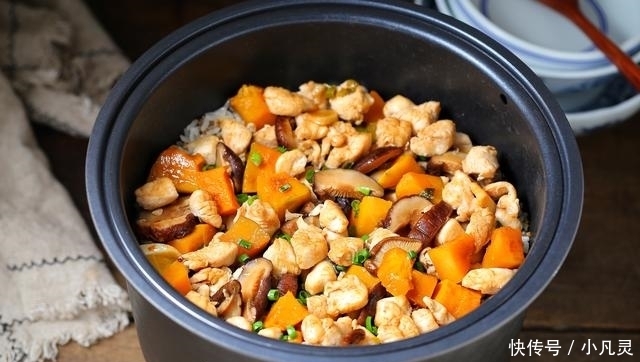 饭菜|懒人米饭做法,饭菜一锅出,营养丰富热量低,减肥期间也能大口吃