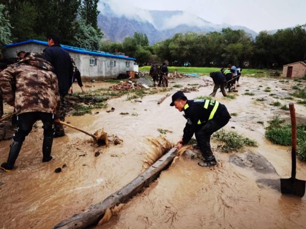 民警|海拔3200米，民警奋战在抗洪抢险一线